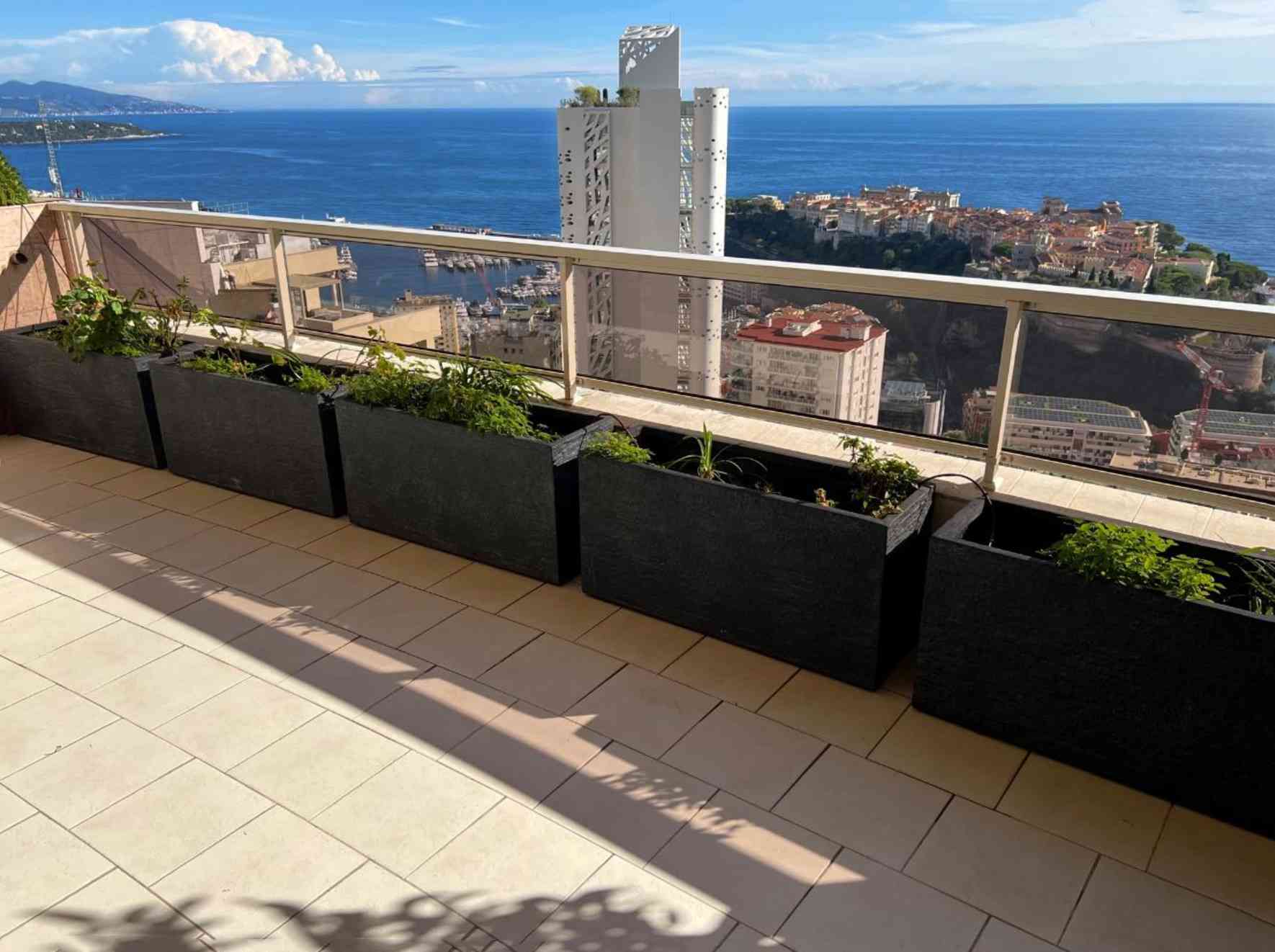 large_3_and_4_main_rooms_apartment_to_join,_breathtaking_view_over_monaco